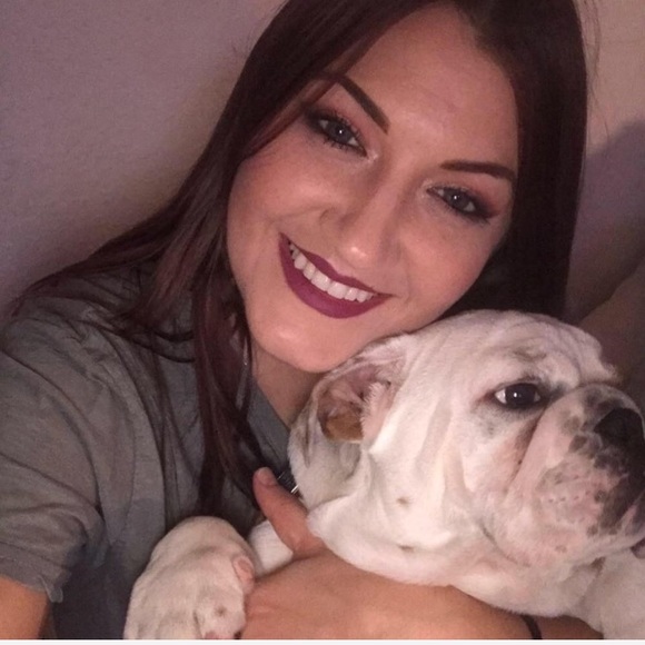 Meet your posher, Amanda - Picture 3 of 5